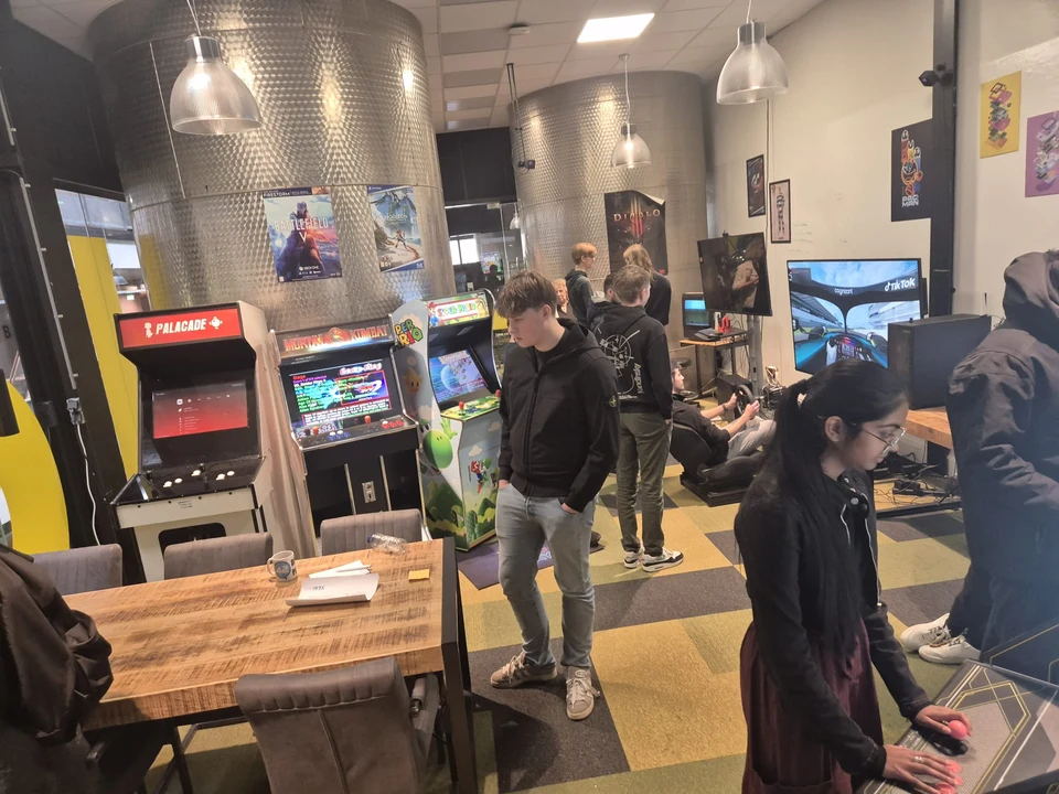 Security studenten in het GameLab